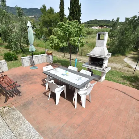 Pesco - Indipendente Con Giardino Privato E Posto Auto * Marina di Campo